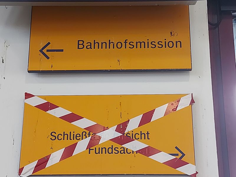 BM Augsburg Hinweisschild Umbau Bahnhofs